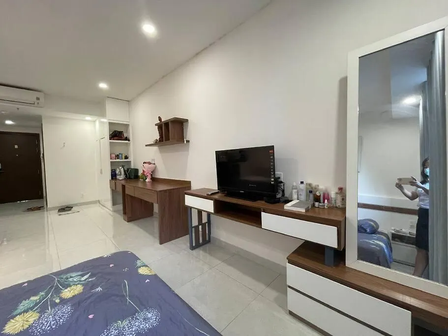 Can Ho Gan San Bay Ho Chi Minh City Apartment