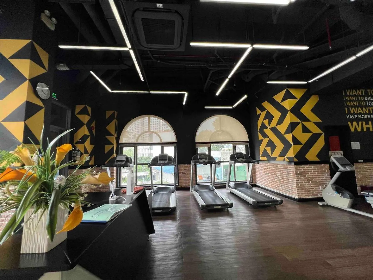 Can Ho Gan San Bay Ho Chi Minh City Apartment