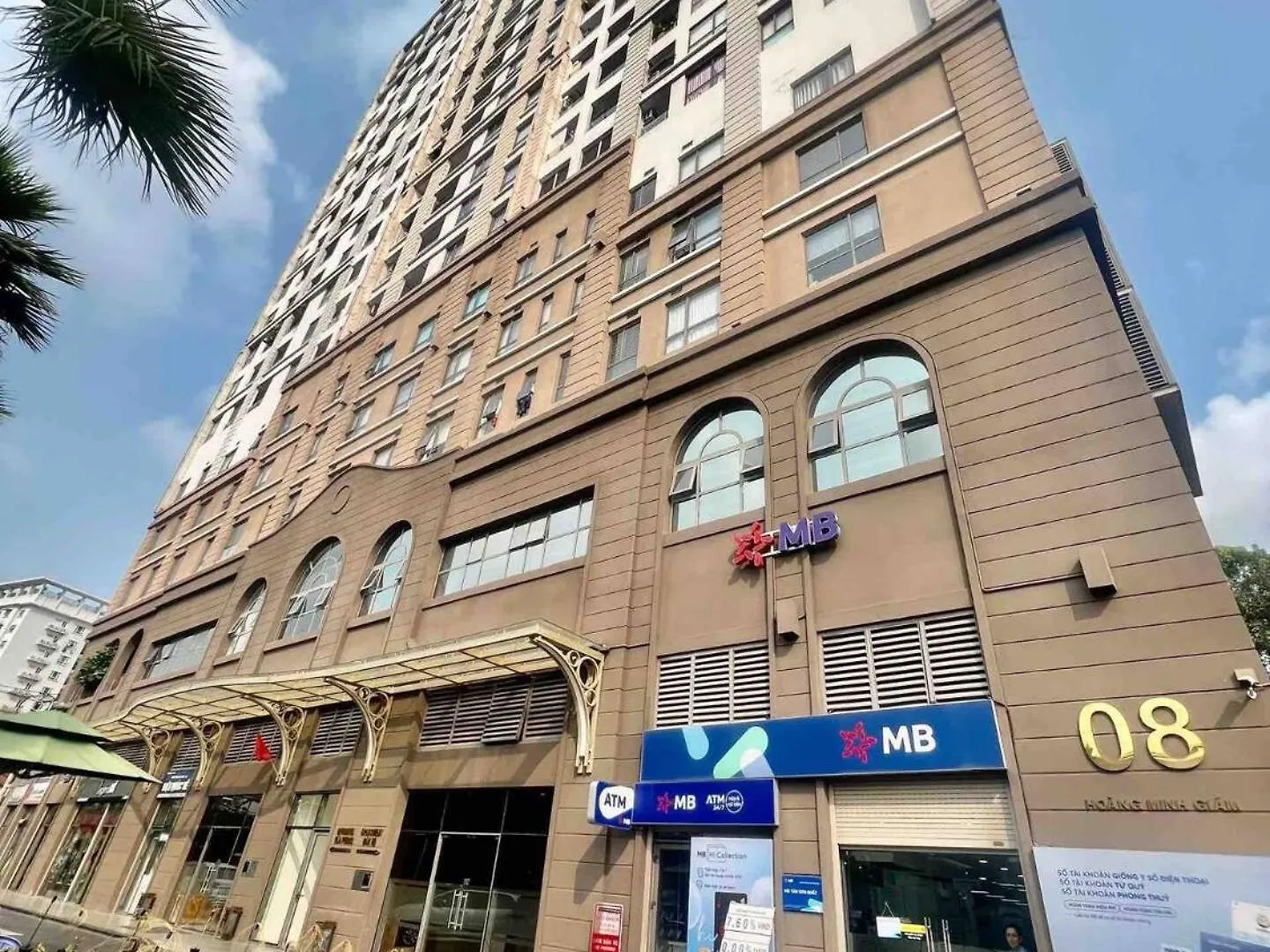 Can Ho Gan San Bay Ho Chi Minh City Apartment